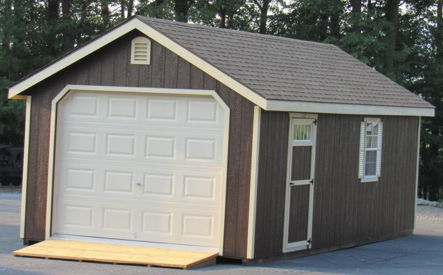 1 car garage with car