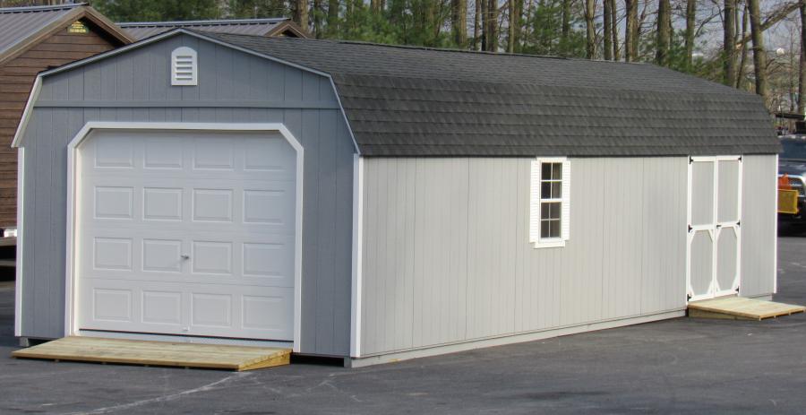 1 car garage with car