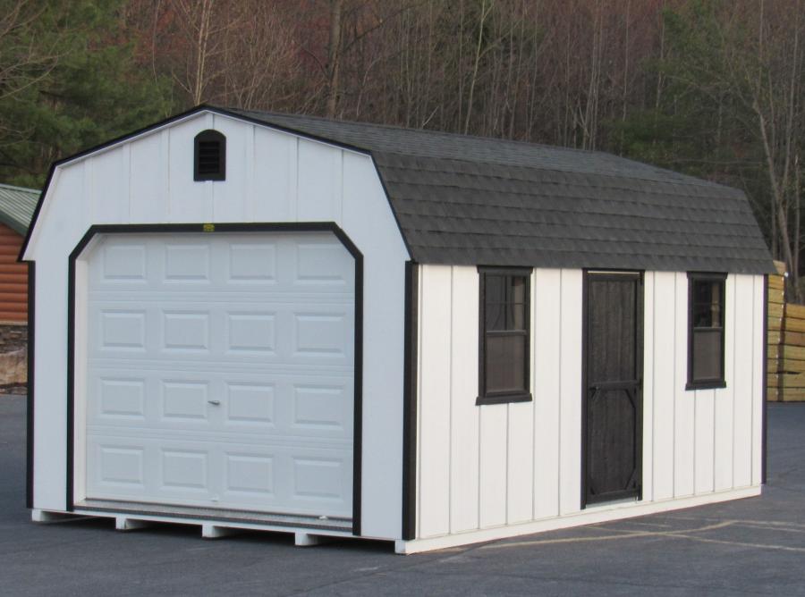 1 car garage with car