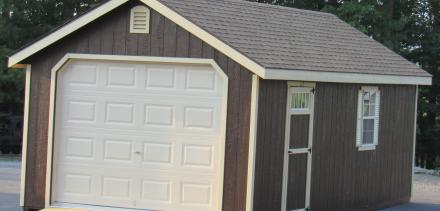 1 car garage with car