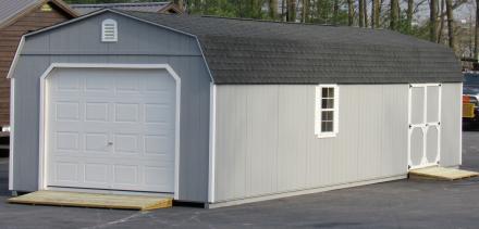 1 car garage with car