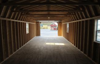 1 car garage with car